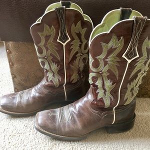 Women’s Ariat Tombstone Boots 8B